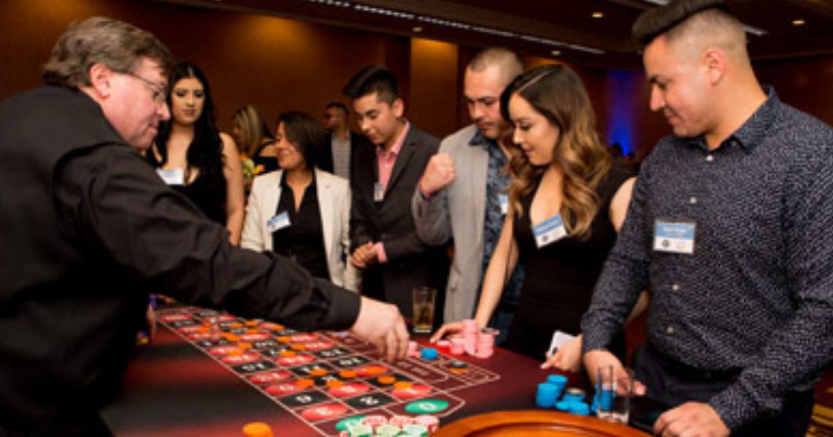 tema ulang tahun perusahaan