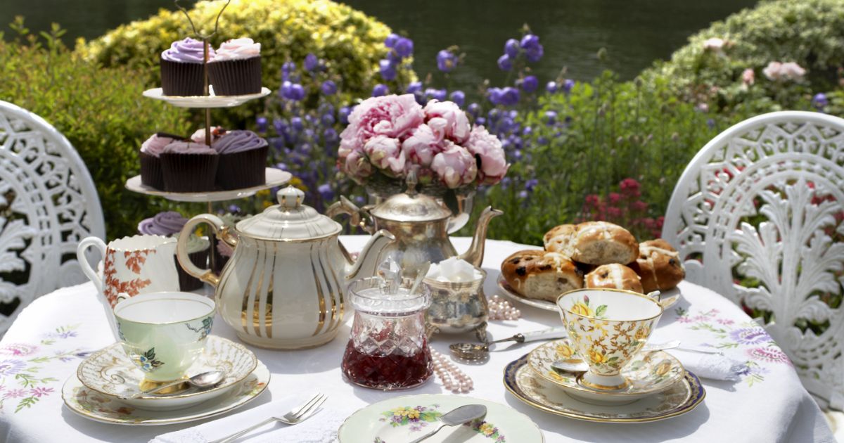 tema ulang tahun perusahaan