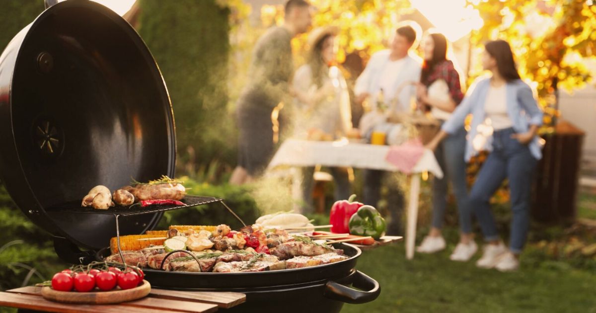 tema ulang tahun perusahaan