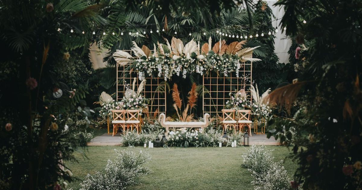 Taman Kajoe: Garden Wedding Nuansa Tropis 