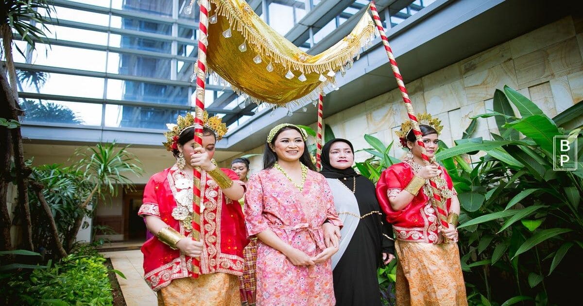 8 Prosesi Pernikahan Adat Bugis: Tahapan Pasca Pernikahan