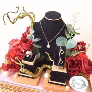 Perhiasan atau Logam Mulia