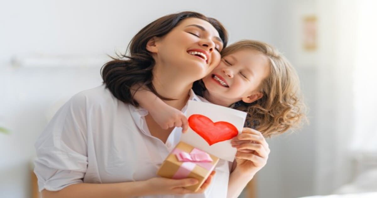 10 Ide Kado untuk Hari Ibu Buatan Sendiri yang Unik & Berkesan: Mengapa hadiah berkesan