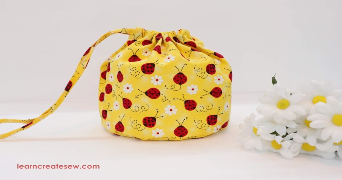 Rekomendasi 7 Jenis Tas untuk Hadiah Perusahaan dan Personal: Tas serut