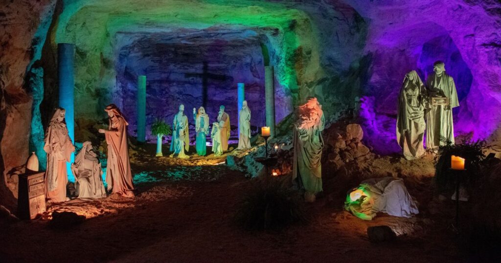 perbedaan natal di katolik dan kristen - gua natal