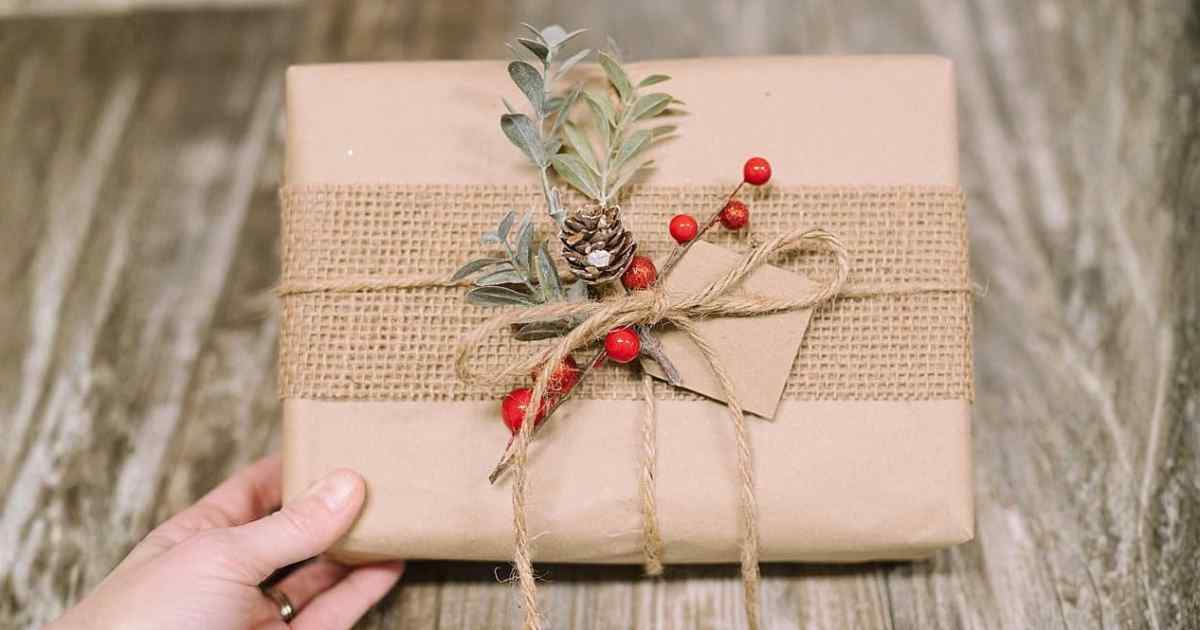 Cara Membungkus Kado - Rami