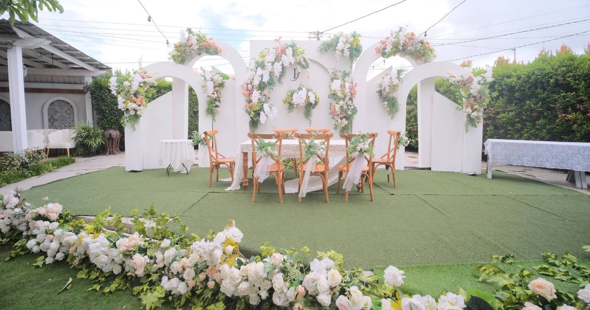 Memilih Pernikahan Outdoor vs Indoor