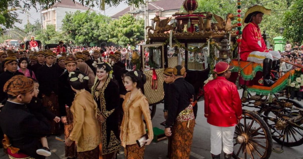 Tradisi Jawa Kirab Pengantin