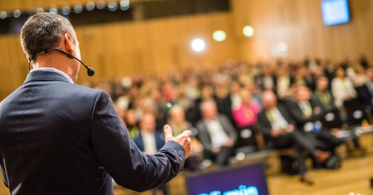 7 Tema Seminar yang Bisa Bikin Acara Lebih Menarik, Jangan Asal Pilih! 1 Tema Menarik untuk Seminar