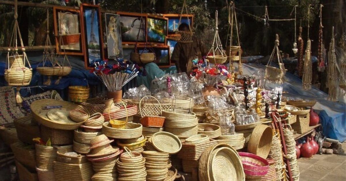 15+ Oleh-Oleh Khas Indonesia yang Banyak Diburu Wisatawan 6 Oleh-Oleh Khas Indonesia