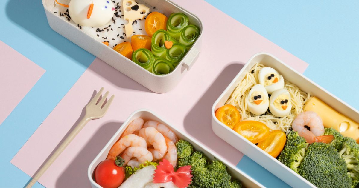 Cara Membersihkan Alat Makan Plastik